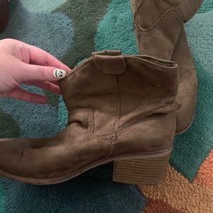 Woman’s Suede Booties